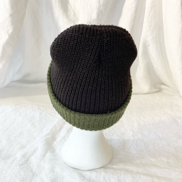 Polar Cuffed Beanie Toque - Picture 7 of 14